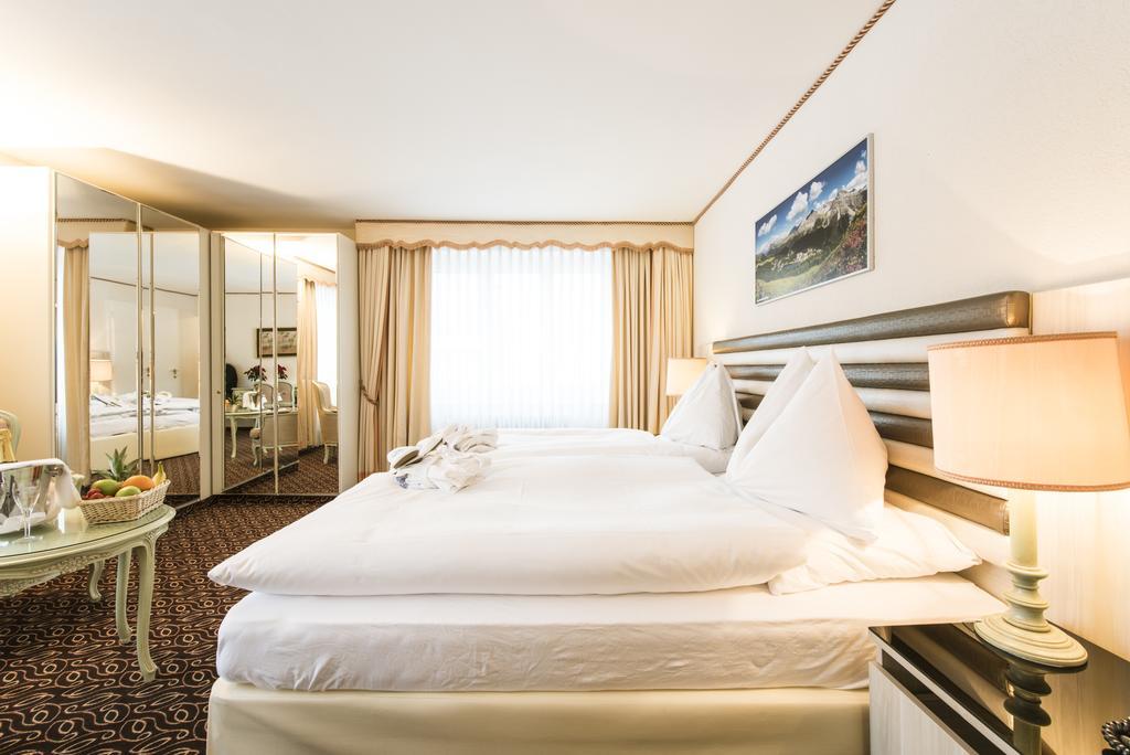 Posthotel Holiday Villa Arosa Eksteriør billede