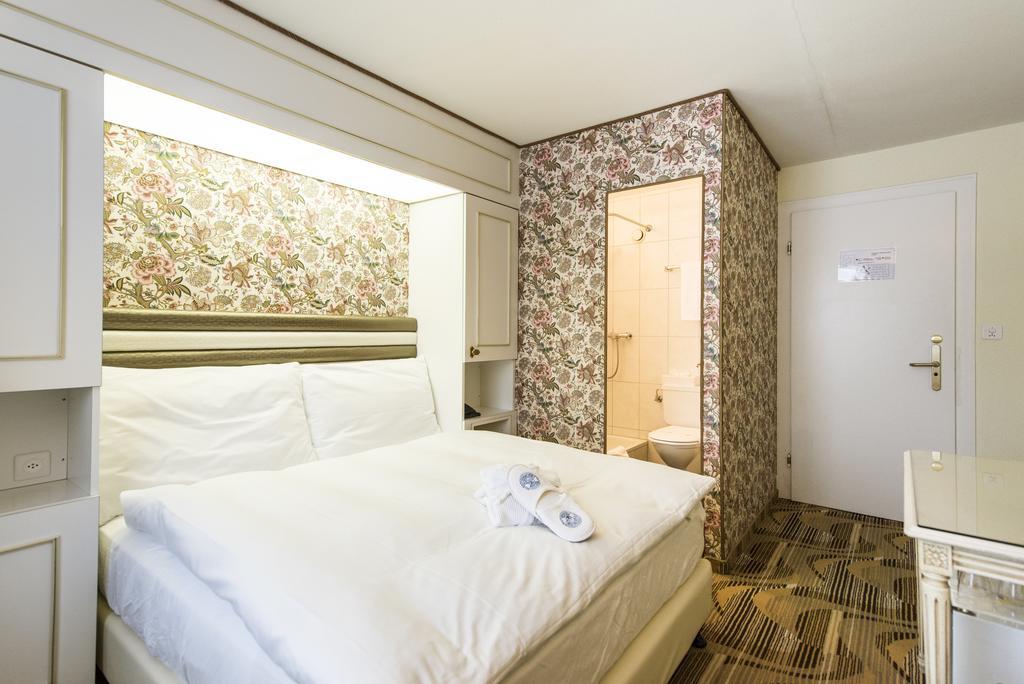 Posthotel Holiday Villa Arosa Værelse billede